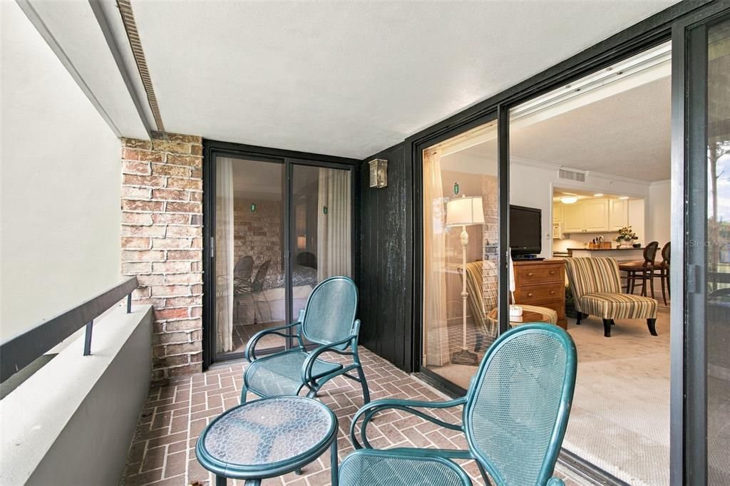 For Sale: $269,000 (1 beds, 1 baths, 825 Square Feet)