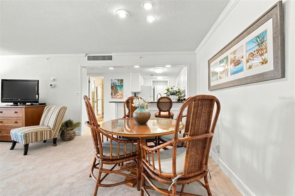 For Sale: $269,000 (1 beds, 1 baths, 825 Square Feet)