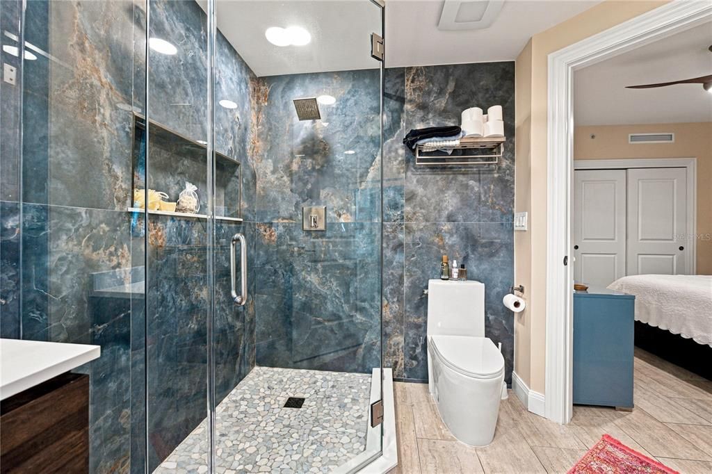 En Venta: $1,395,000 (2 camas, 2 baños, 2636 Pies cuadrados)