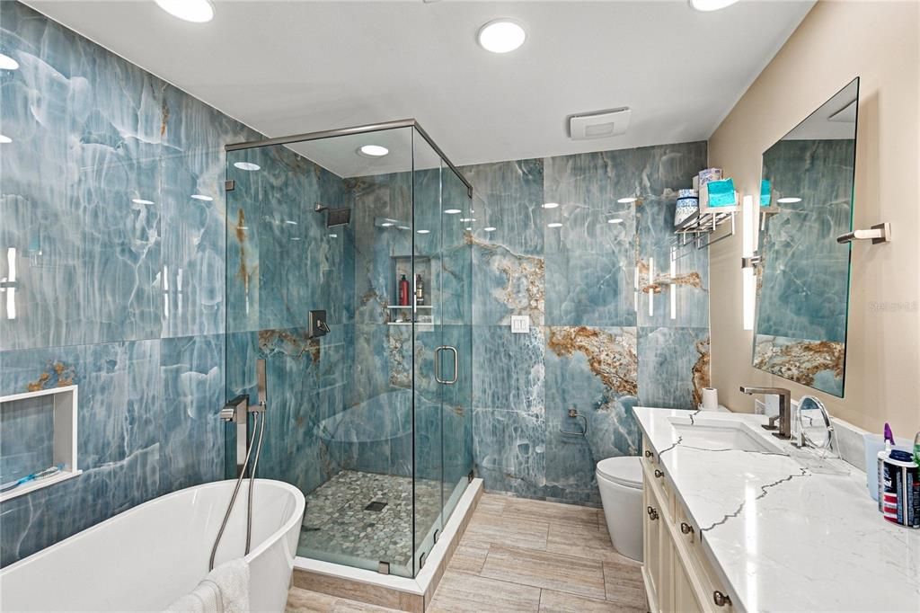 En Venta: $1,395,000 (2 camas, 2 baños, 2636 Pies cuadrados)