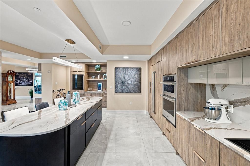 En Venta: $1,395,000 (2 camas, 2 baños, 2636 Pies cuadrados)