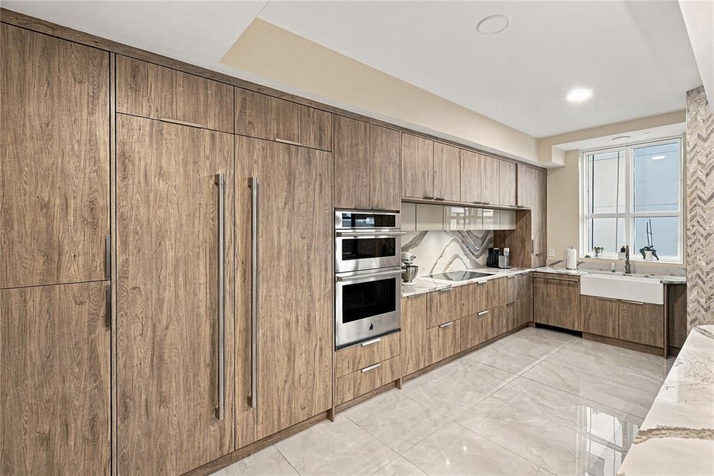 En Venta: $1,395,000 (2 camas, 2 baños, 2636 Pies cuadrados)