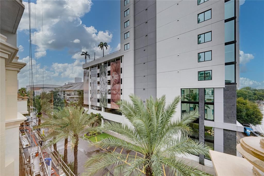 En Venta: $1,395,000 (2 camas, 2 baños, 2636 Pies cuadrados)