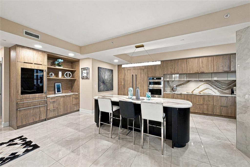 En Venta: $1,395,000 (2 camas, 2 baños, 2636 Pies cuadrados)