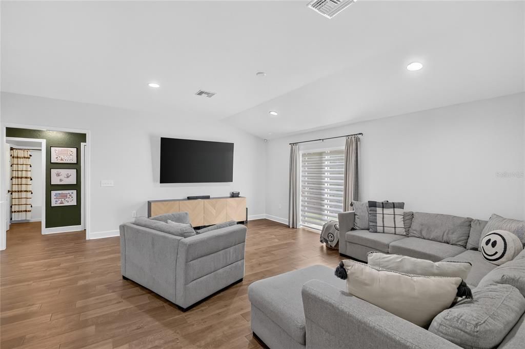 For Sale: $439,900 (4 beds, 2 baths, 2220 Square Feet)