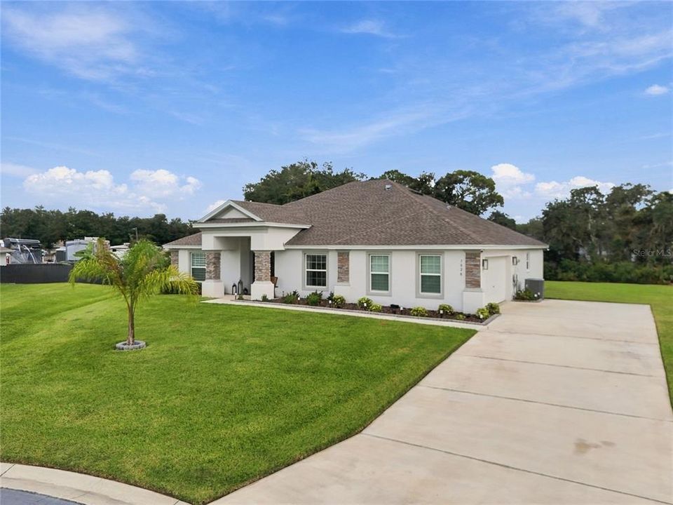 For Sale: $439,900 (4 beds, 2 baths, 2220 Square Feet)