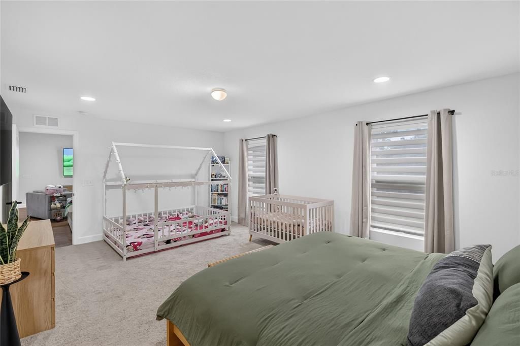 For Sale: $439,900 (4 beds, 2 baths, 2220 Square Feet)