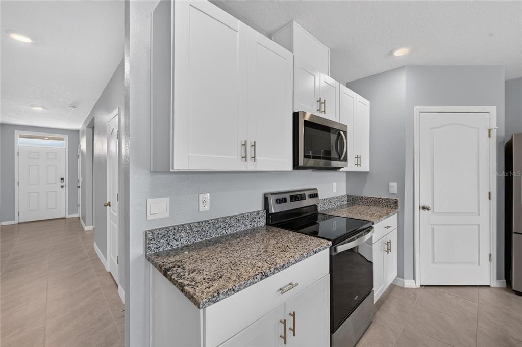 For Rent: $2,400 (4 beds, 2 baths, 1846 Square Feet)
