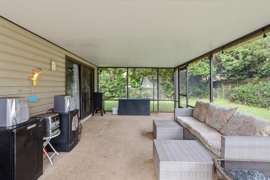 For Sale: $294,900 (3 beds, 2 baths, 1712 Square Feet)