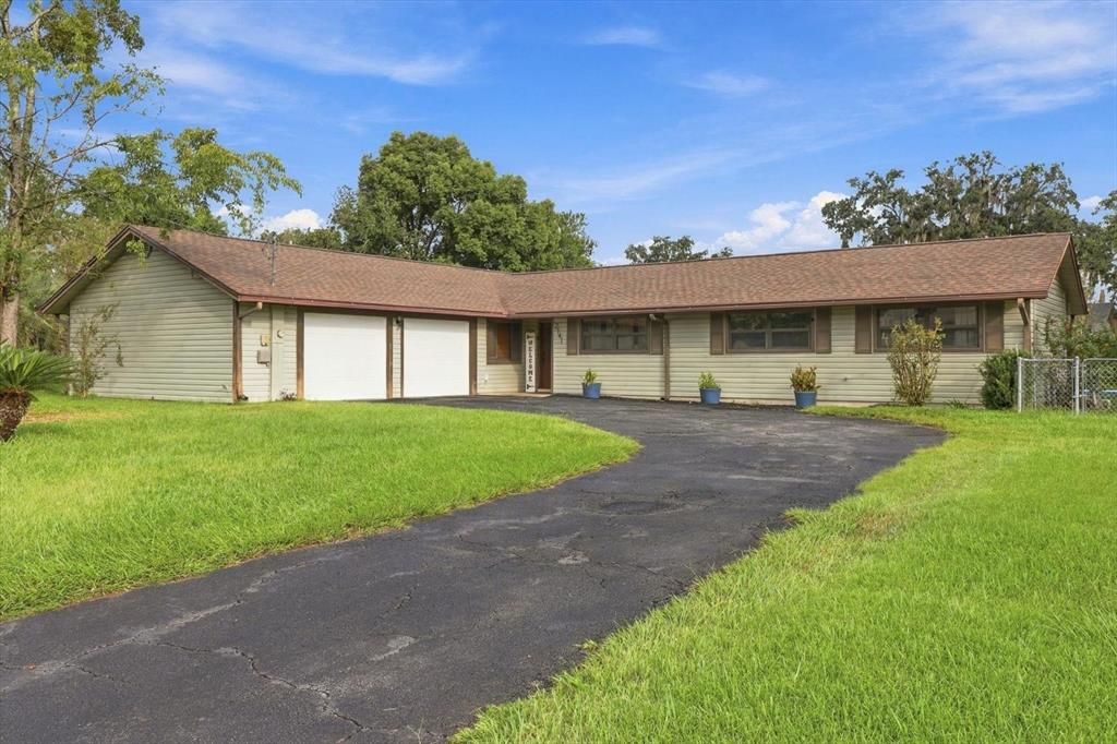 For Sale: $294,900 (3 beds, 2 baths, 1712 Square Feet)