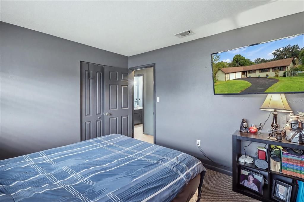 For Sale: $294,900 (3 beds, 2 baths, 1712 Square Feet)