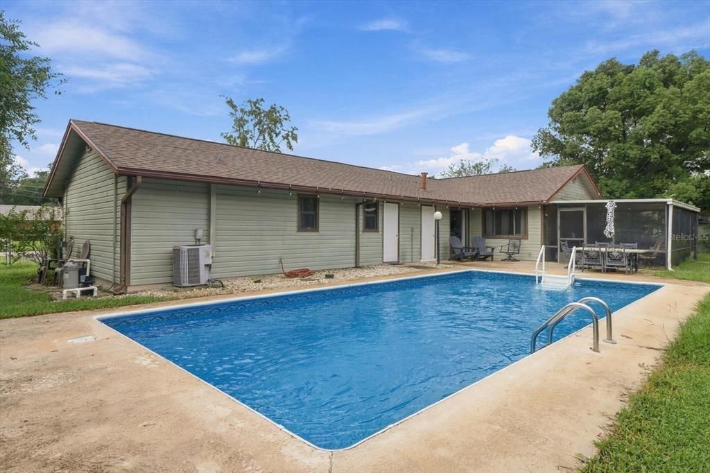 For Sale: $294,900 (3 beds, 2 baths, 1712 Square Feet)