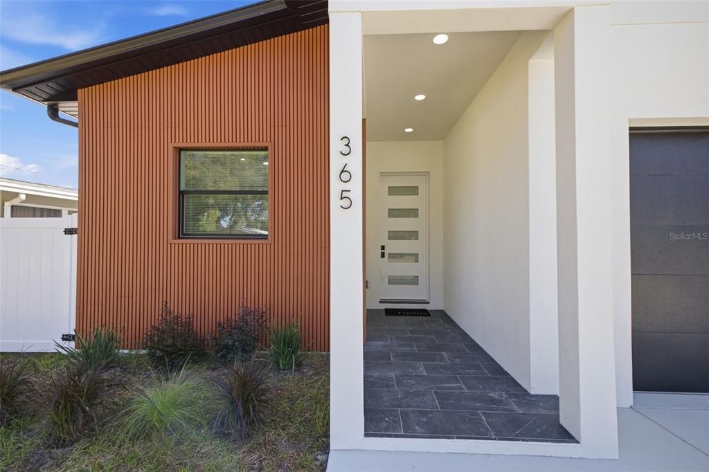 For Sale: $595,000 (3 beds, 2 baths, 1924 Square Feet)