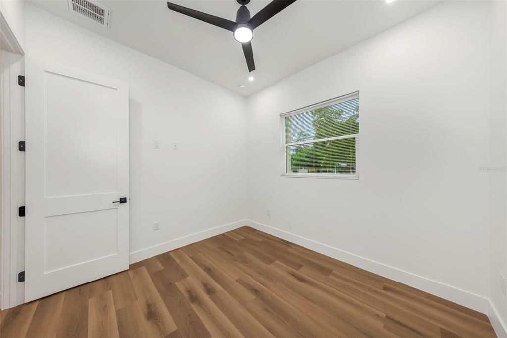 For Sale: $595,000 (3 beds, 2 baths, 1924 Square Feet)