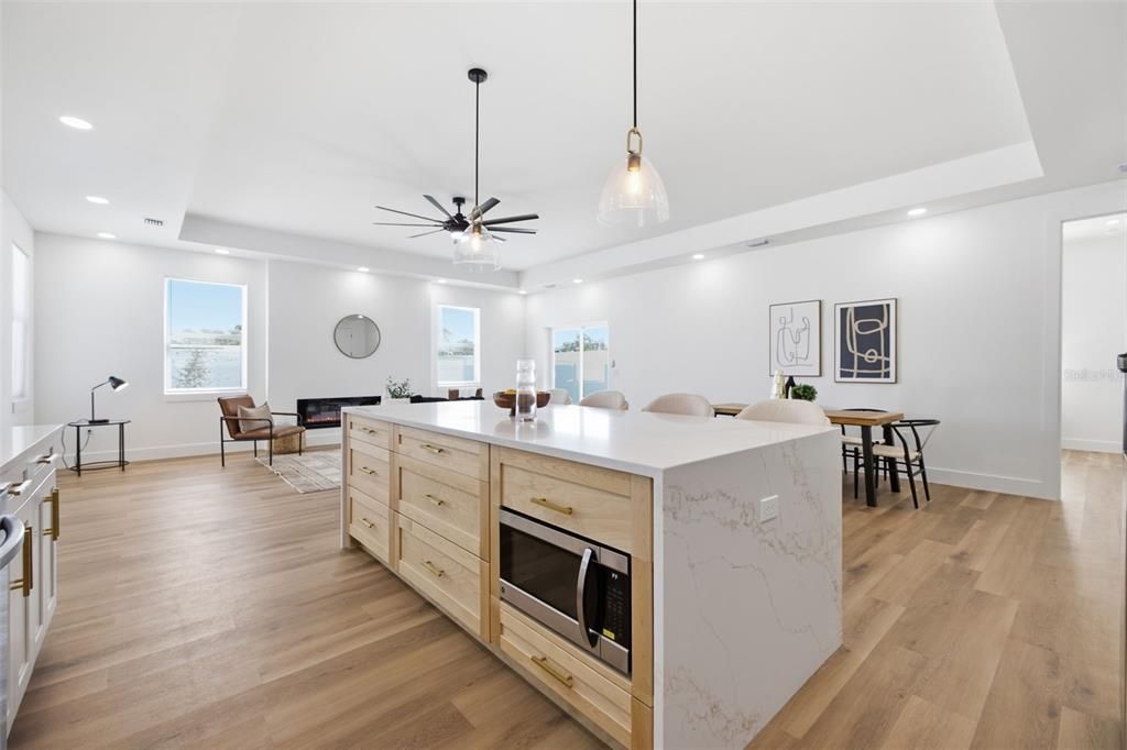For Sale: $595,000 (3 beds, 2 baths, 1924 Square Feet)