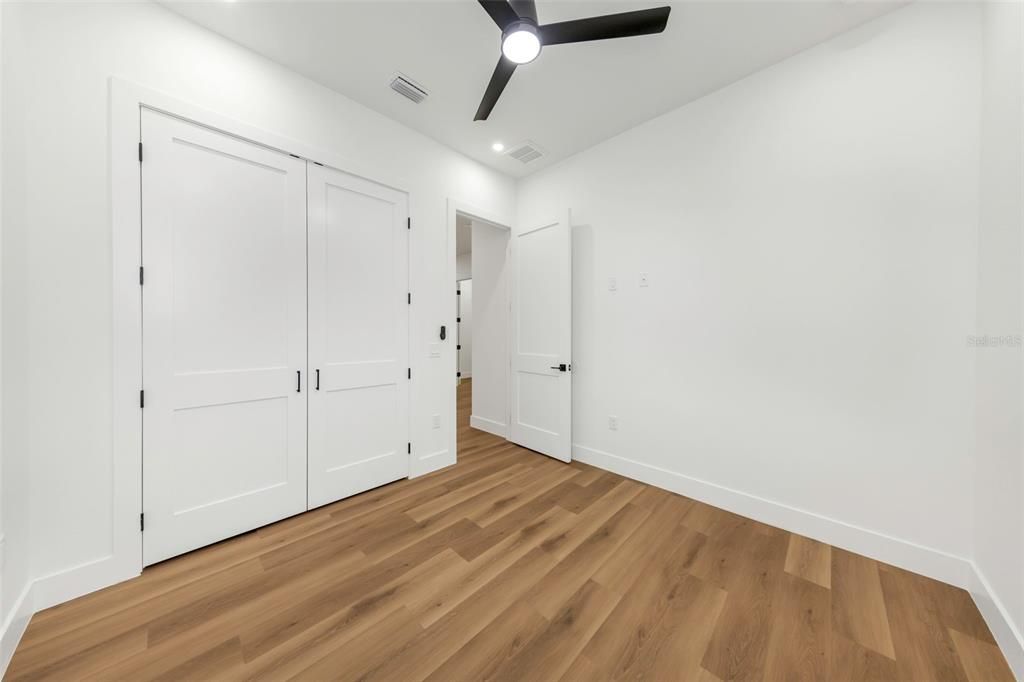 For Sale: $595,000 (3 beds, 2 baths, 1924 Square Feet)