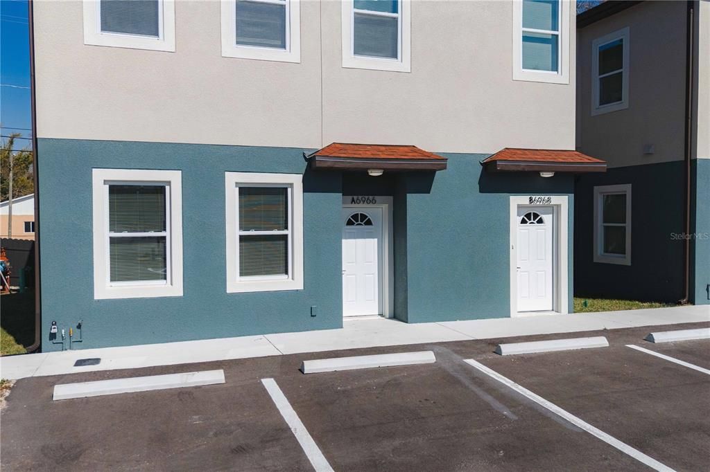 For Rent: $2,400 (3 beds, 2 baths, 1264 Square Feet)