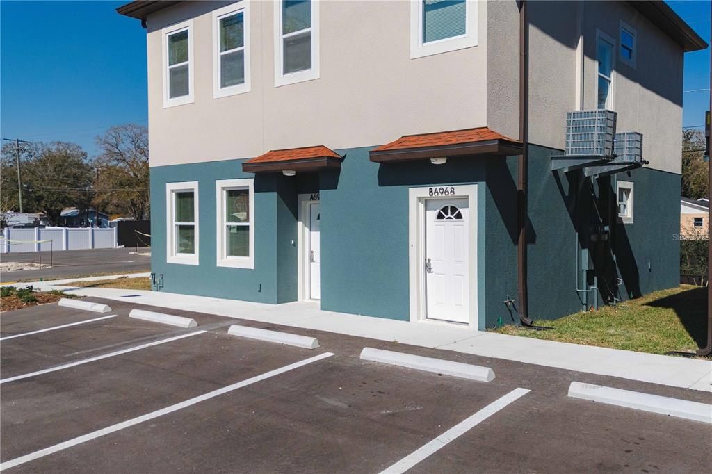 For Rent: $2,400 (3 beds, 2 baths, 1264 Square Feet)