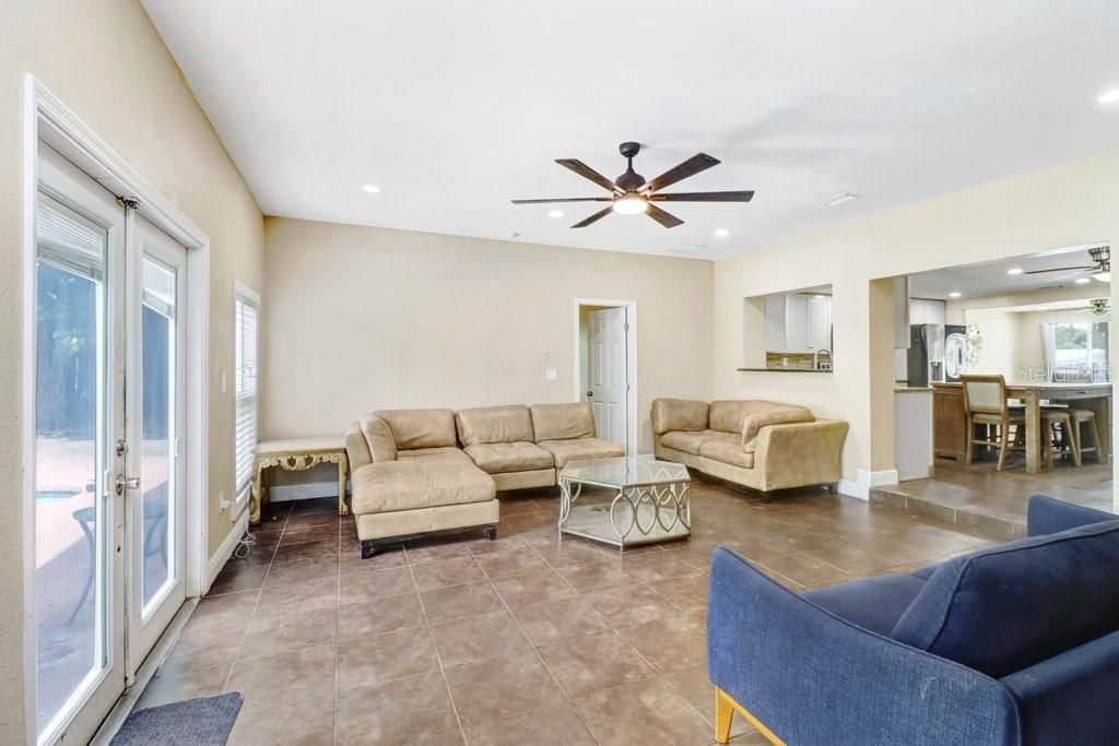 For Sale: $535,000 (4 beds, 3 baths, 2218 Square Feet)