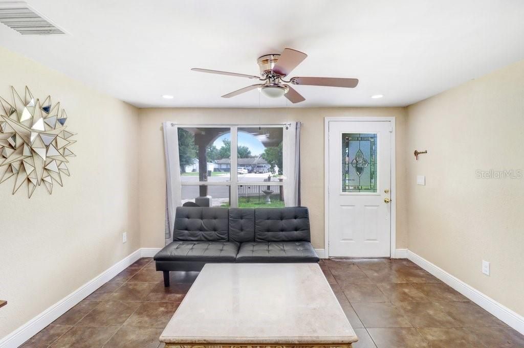 For Sale: $535,000 (4 beds, 3 baths, 2218 Square Feet)