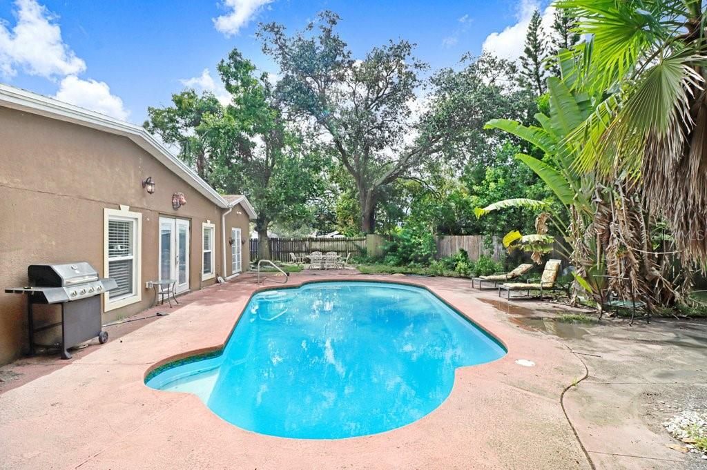 For Sale: $535,000 (4 beds, 3 baths, 2218 Square Feet)