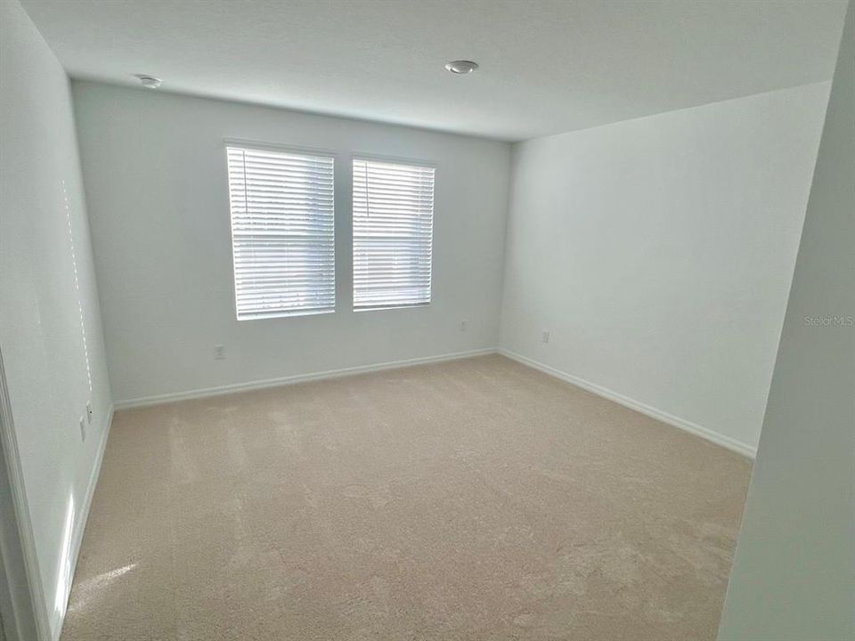 В аренду: $2,250 (3 спален, 2 ванн, 1412 Квадратных фут)