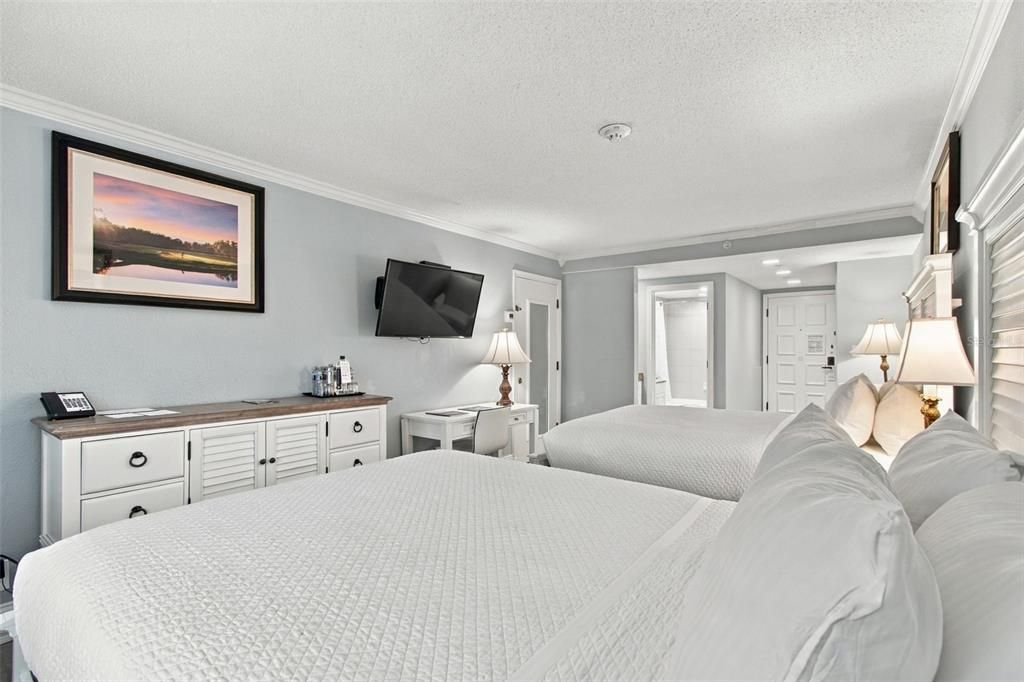 На продажу: $379,900 (2 спален, 2 ванн, 1210 Квадратных фут)