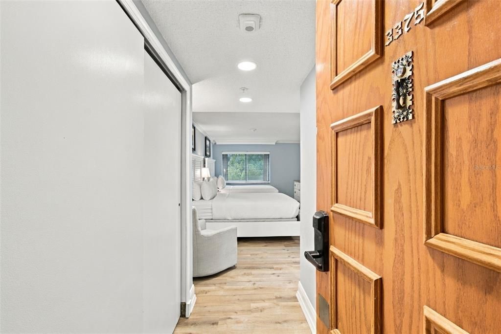 На продажу: $379,900 (2 спален, 2 ванн, 1210 Квадратных фут)