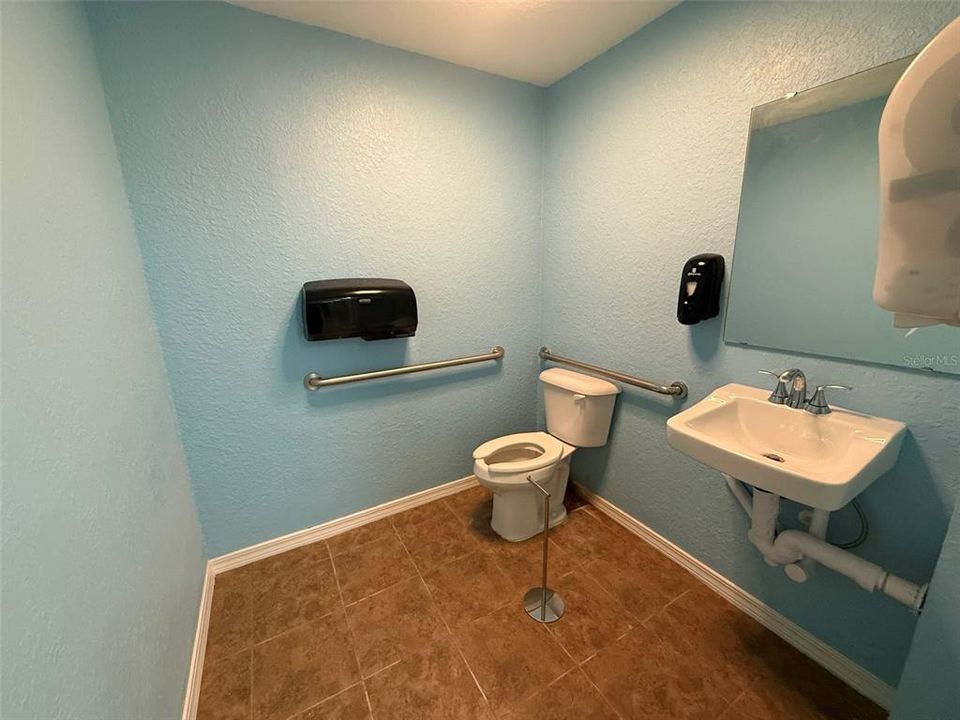 En Venta: $37,080 (0 camas, 0 baños, 2068 Pies cuadrados)