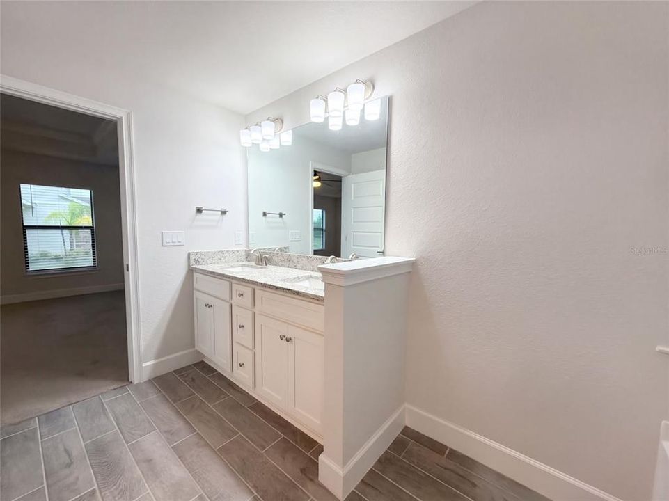 For Sale: $400,000 (3 beds, 2 baths, 1970 Square Feet)