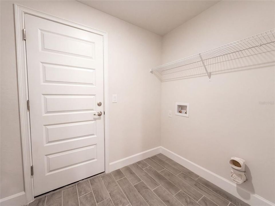 For Sale: $400,000 (3 beds, 2 baths, 1970 Square Feet)