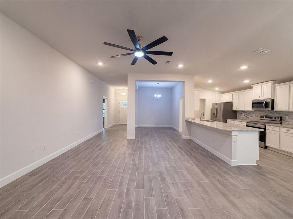 For Sale: $400,000 (3 beds, 2 baths, 1970 Square Feet)