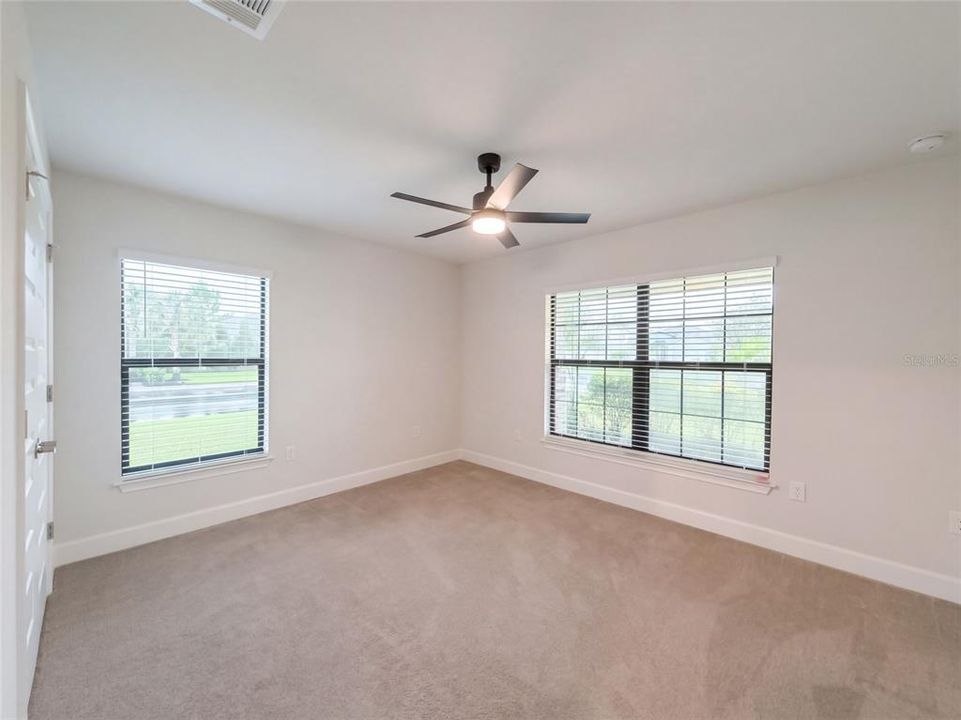 For Sale: $400,000 (3 beds, 2 baths, 1970 Square Feet)