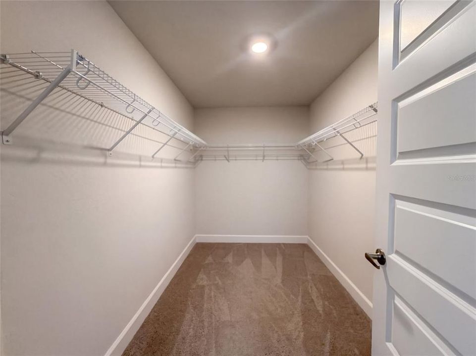 For Sale: $400,000 (3 beds, 2 baths, 1970 Square Feet)