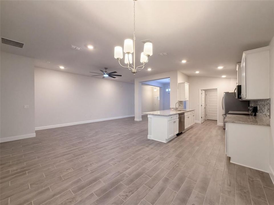 For Sale: $400,000 (3 beds, 2 baths, 1970 Square Feet)