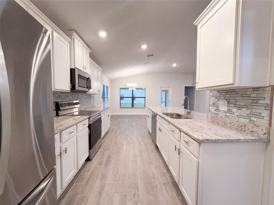 For Sale: $400,000 (3 beds, 2 baths, 1970 Square Feet)