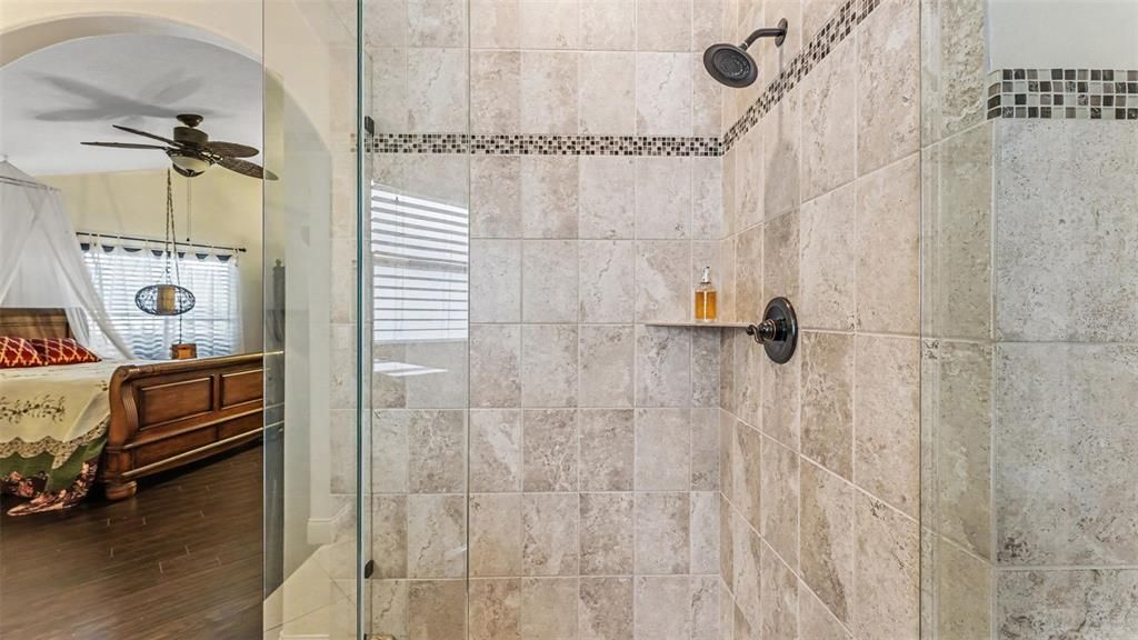 На продажу: $335,000 (3 спален, 2 ванн, 1644 Квадратных фут)