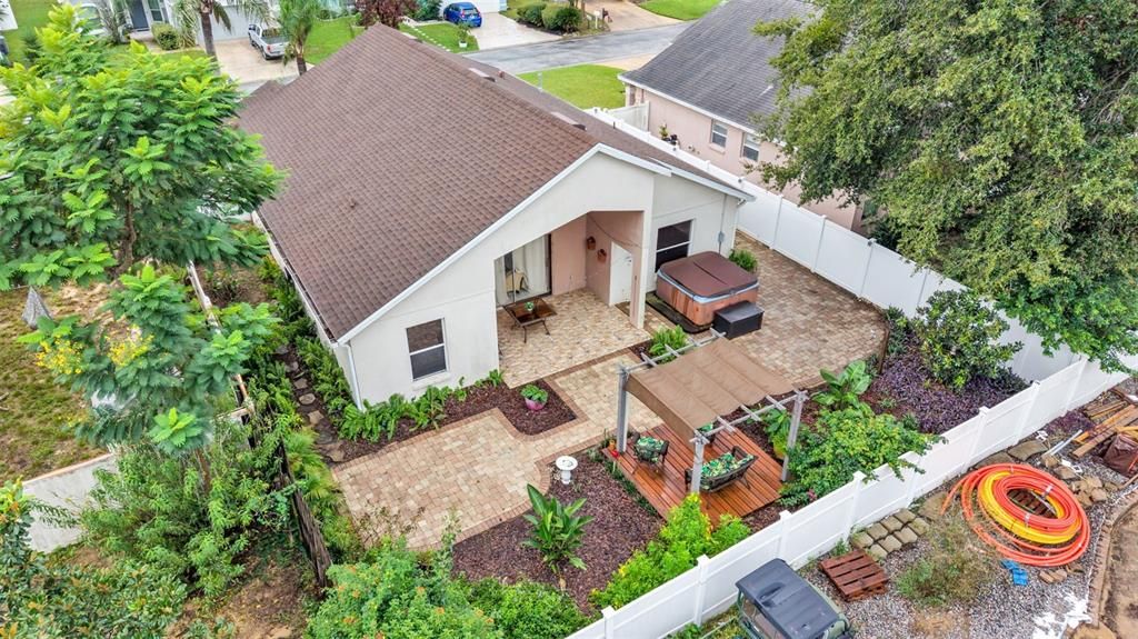 На продажу: $335,000 (3 спален, 2 ванн, 1644 Квадратных фут)