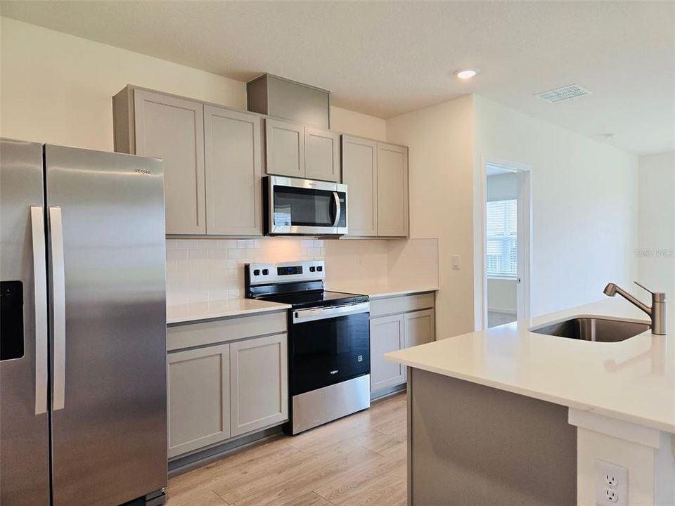 For Rent: $2,500 (3 beds, 2 baths, 1672 Square Feet)