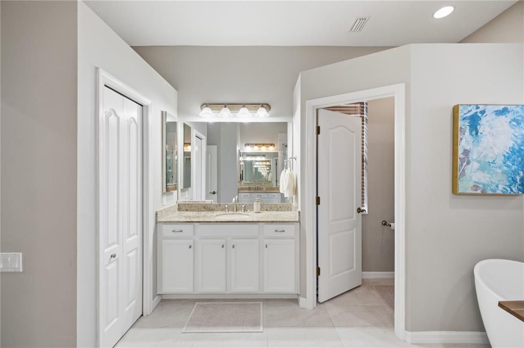 For Sale: $689,900 (4 beds, 3 baths, 2884 Square Feet)