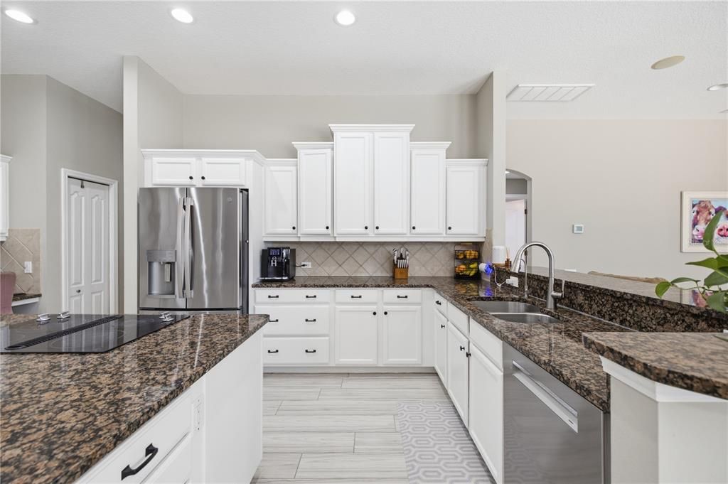 For Sale: $689,900 (4 beds, 3 baths, 2884 Square Feet)