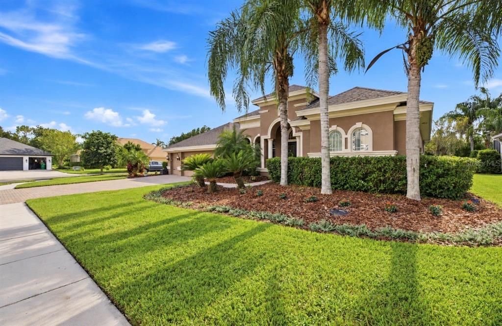 For Sale: $689,900 (4 beds, 3 baths, 2884 Square Feet)