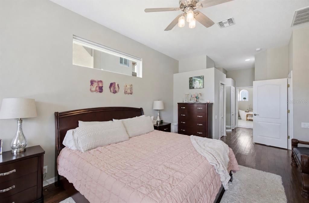 For Sale: $689,900 (4 beds, 3 baths, 2884 Square Feet)