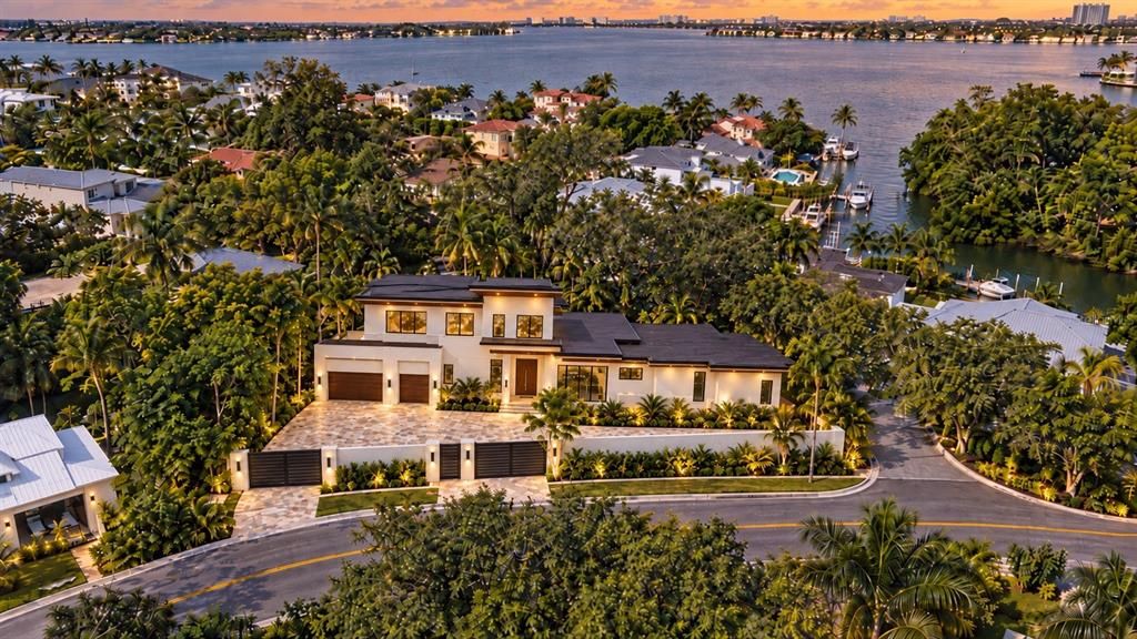 На продажу: $6,000,000 (5 спален, 6 ванн, 4765 Квадратных фут)