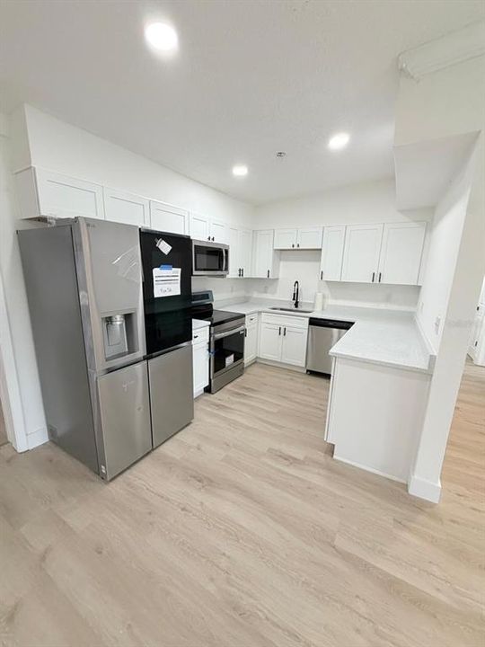 На продажу: $474,900 (4 спален, 3 ванн, 1613 Квадратных фут)
