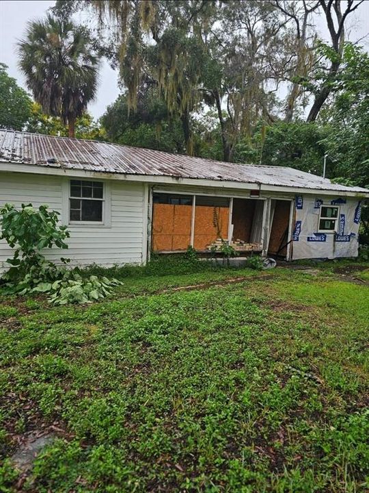 For Sale: $125,000 (3 beds, 1 baths, 928 Square Feet)