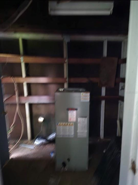 For Sale: $125,000 (3 beds, 1 baths, 928 Square Feet)