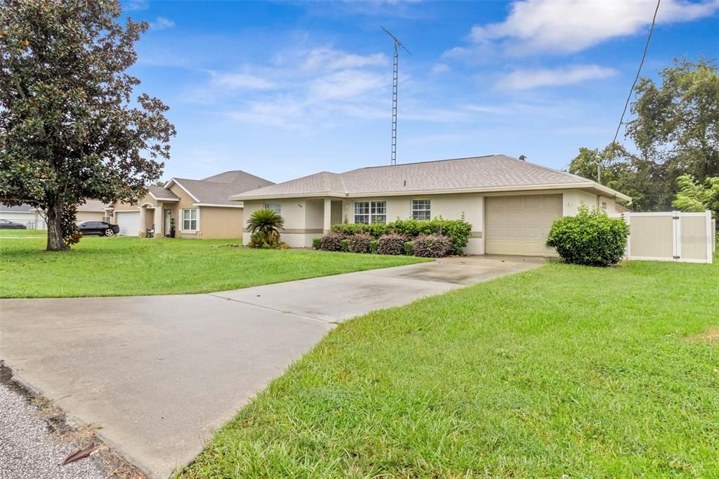 Active With Contract: $205,000 (3 beds, 2 baths, 1108 Square Feet)