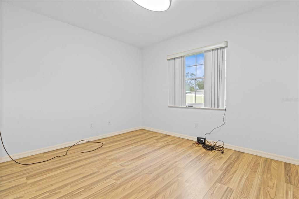 Active With Contract: $205,000 (3 beds, 2 baths, 1108 Square Feet)