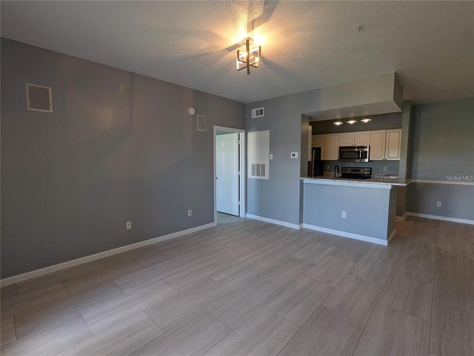 В аренду: $1,850 (2 спален, 2 ванн, 1041 Квадратных фут)